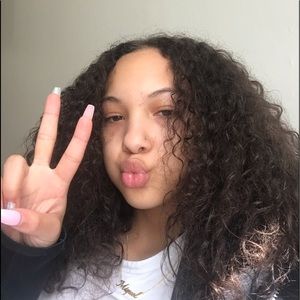 Meet your Posher, Crystal